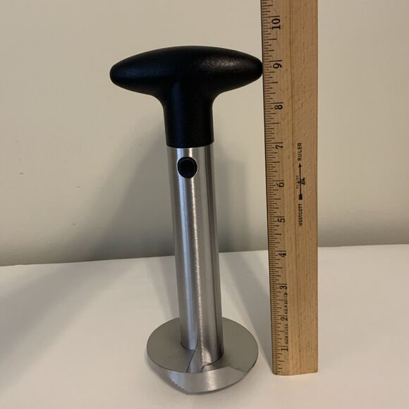 Newness Pineapple Corer Slicer Stainless Steel Blade Ergonomic Black Handle - Picture 3 of 9